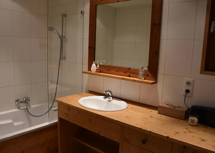 Chaleureux Pmr Avec Terrasse Sud, Parking, Pres De Champagny-en-vanoise - Fr-1-464-80 拉普拉涅