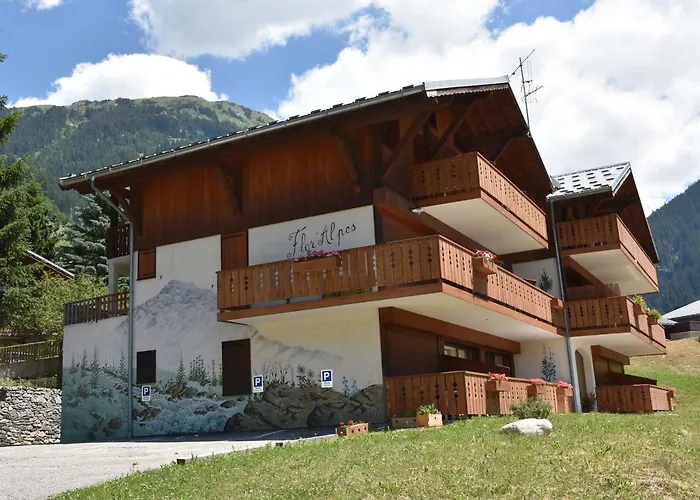 Chaleureux Pmr Avec Terrasse Sud, Parking, Pres De Champagny-en-vanoise - Fr-1-464-80