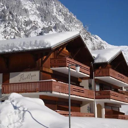 Chaleureux Pmr Avec Terrasse Sud, Parking, Pres De Champagny-en-vanoise - Fr-1-464-80 라 플라뉴