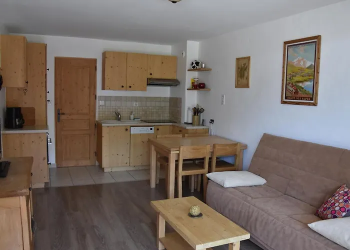 Chaleureux Pmr Avec Terrasse Sud, Parking, Pres De Champagny-en-vanoise - Fr-1-464-80 Apartment